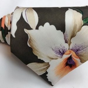 Embassy Square Floral %100 Silk Tie